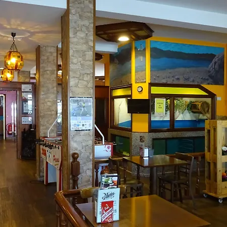 فندق A Marisqueira I Aeropuerto A Coruna أوليروس