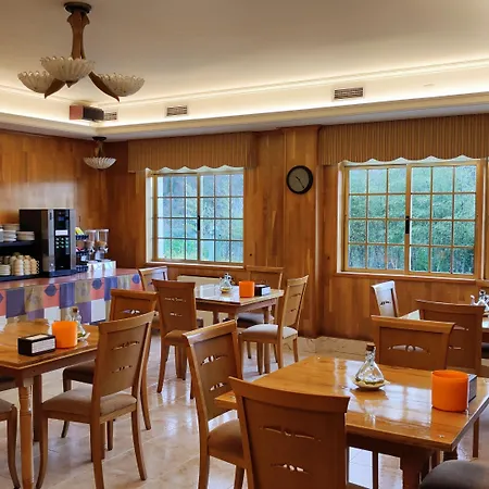 A Marisqueira I Aeropuerto A Coruna 2* אוליירוס