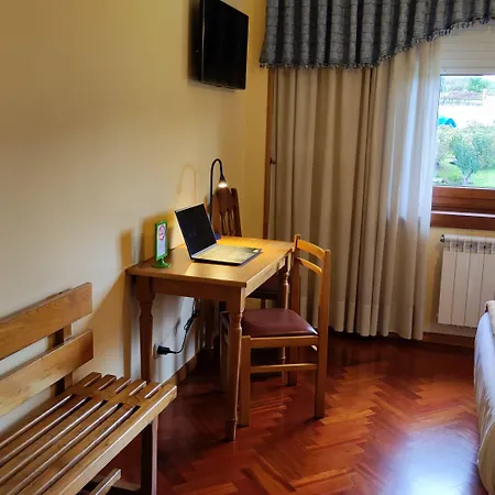 فندق A Marisqueira I Aeropuerto A Coruna أوليروس