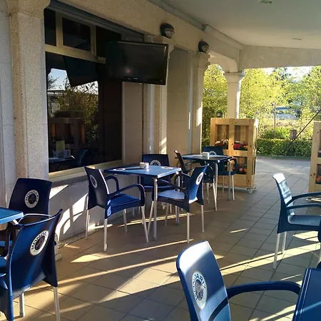 فندق A Marisqueira I Aeropuerto A Coruna أوليروس